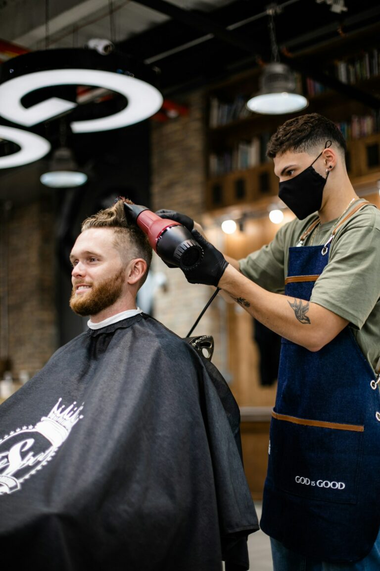 Franchise coiffure : guide complet pour choisir la bonne enseigne en 2026