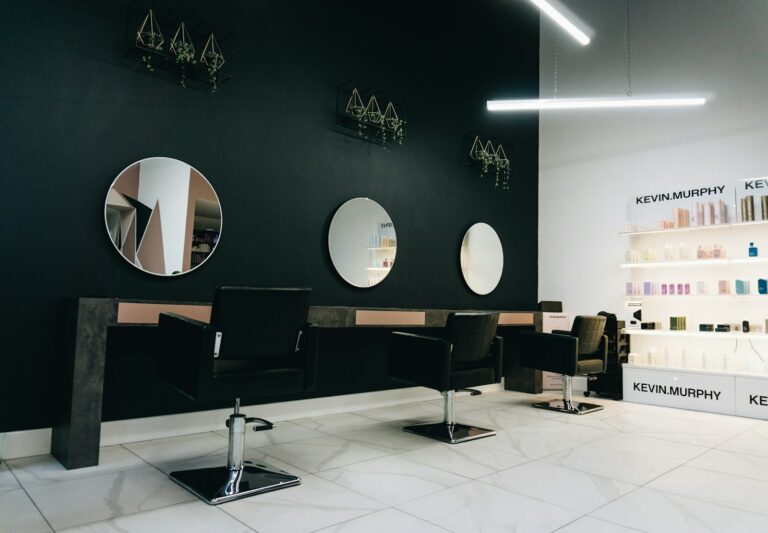 Rénovation et aménagement salon de coiffure : inspirations et budget 2026